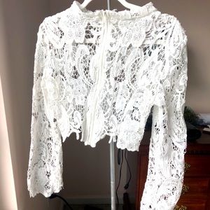 Lace long sleeve crop top